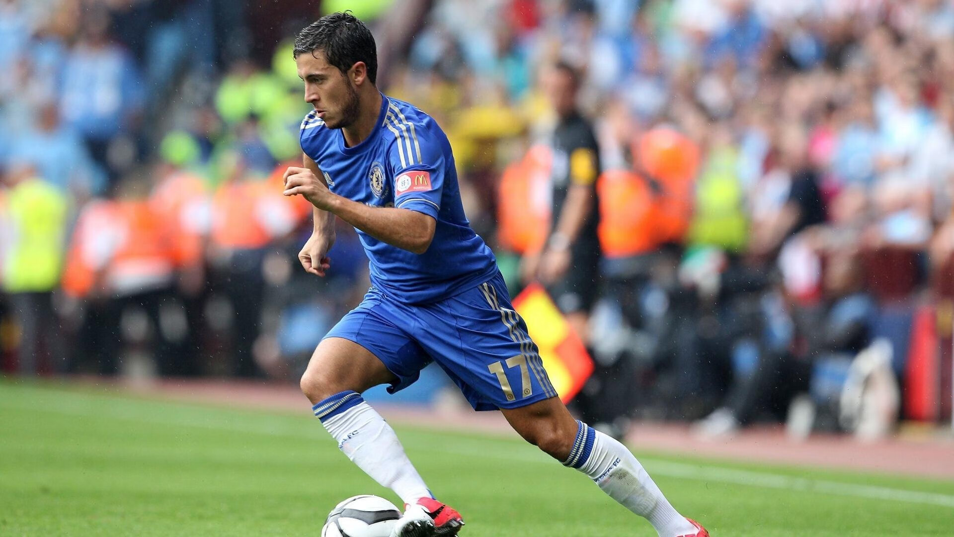 国足锋线球员体能训练效果突出,足球锋线球员